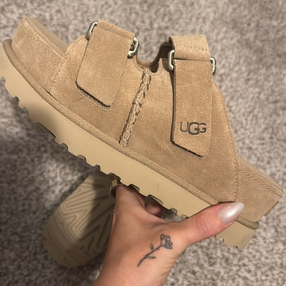 UGG goldenstar hi slide sandals